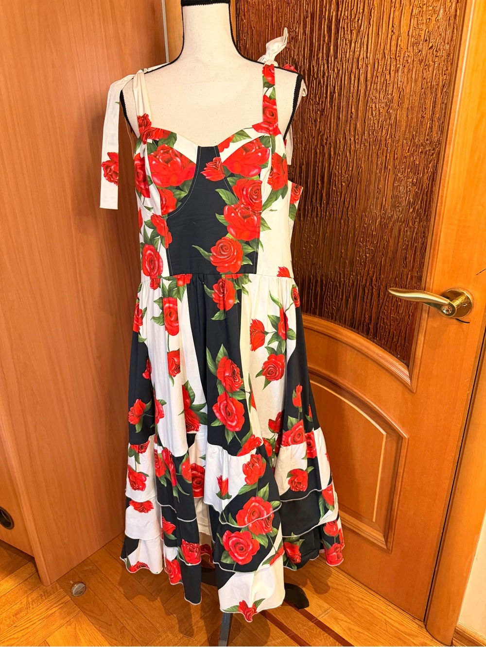 L'Agence
Floral Tiered Sundress with Red Rose Print Sz XL